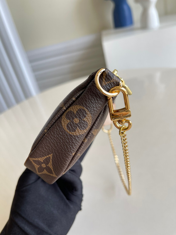 LOUIS VUITTON MINI POCHETTE ACCESSOIRES [M58009] CELINE CHANEL ACCESSORIES LOEWE SHOES LOUIS VUITTON DIRO YSL OTHER BRAND HANDBAGS BALENCIAGA BOTTEGA VENETA GOYARD HERMES BURBERRY VALENTINO GUCCI FENDI MIUMIU CHLOE PRADA BVLGARI SUITCASE NEW ARRIVAL 