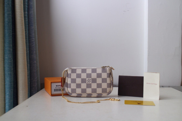LOUIS VUITTON MINI POCHETTE ACCESSOIRES [N58010] CELINE CHANEL ACCESSORIES LOEWE SHOES LOUIS VUITTON DIRO YSL OTHER BRAND HANDBAGS BALENCIAGA BOTTEGA VENETA GOYARD HERMES BURBERRY VALENTINO GUCCI FENDI MIUMIU CHLOE PRADA BVLGARI SUITCASE NEW ARRIVAL 