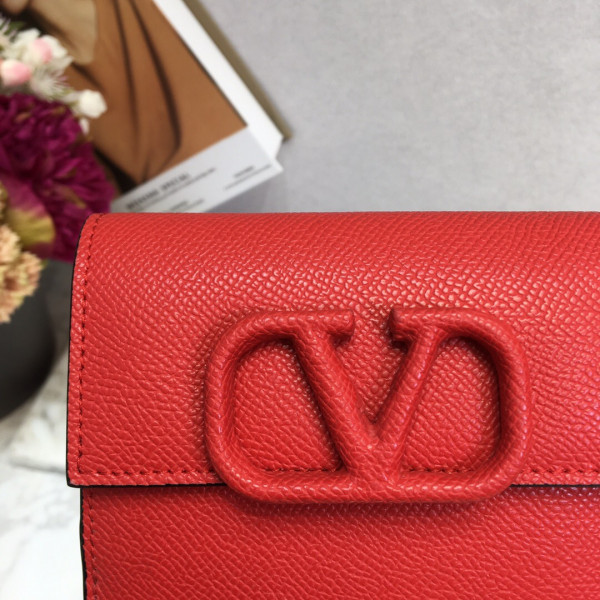 VALENTINO GARAVANI COMPACT VSLING GRAINY CALFSKIN WALLET (image for) VALENTINO GARAVANI COMPACT VSLING GRAINY CALFSKIN WALLET
