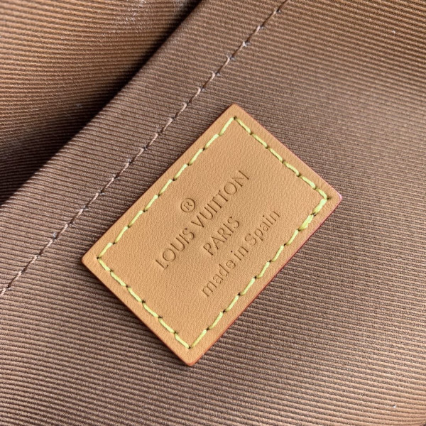 (image for) LOUIS VUITTON TOILETRY BAG