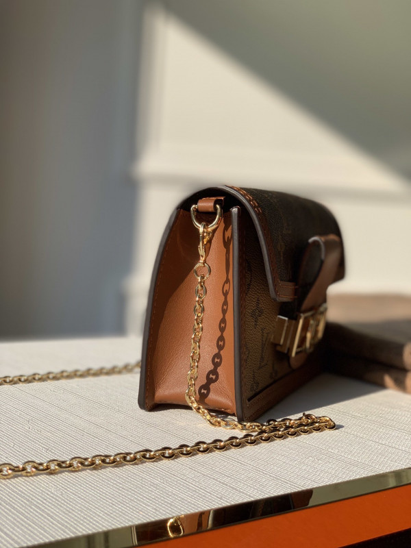 (image for) LOUIS VUITTON V DAUPHINE CHAIN WALLET