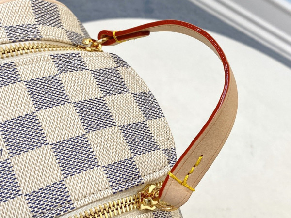 (image for) LOUIS VUITTON TOILETRY BAG