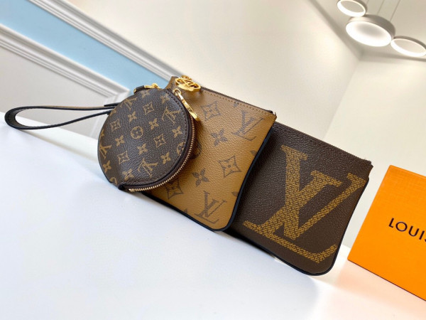 (image for) LOUIS VUITTON MONOGRAM POUCH
