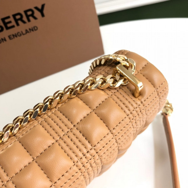 BURBERRY Small Quilted Check Lambskin Lola Bag [Burberry67] CELINE CHANEL ACCESSORIES LOEWE SHOES LOUIS VUITTON DIRO YSL OTHER BRAND HANDBAGS BALENCIAGA BOTTEGA VENETA GOYARD HERMES BURBERRY VALENTINO GUCCI FENDI MIUMIU CHLOE PRADA BVLGARI SUITCASE NEW ARRIVAL 