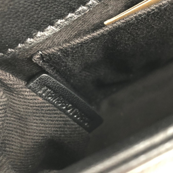BURBERRY Small Quilted Check Two-tone Lambskin Lola Bag [Burberry65] CELINE CHANEL ACCESSORIES LOEWE SHOES LOUIS VUITTON DIRO YSL OTHER BRAND HANDBAGS BALENCIAGA BOTTEGA VENETA GOYARD HERMES BURBERRY VALENTINO GUCCI FENDI MIUMIU CHLOE PRADA BVLGARI SUITCASE NEW ARRIVAL 