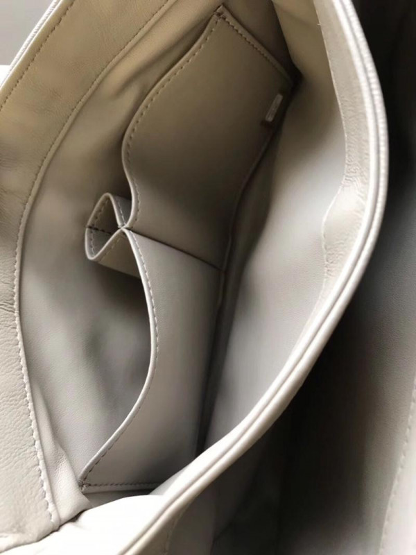 CL TOP HANDLE [Chanle602] CELINE CHANEL ACCESSORIES LOEWE SHOES LOUIS VUITTON DIRO YSL OTHER BRAND HANDBAGS BALENCIAGA BOTTEGA VENETA GOYARD HERMES BURBERRY VALENTINO GUCCI FENDI MIUMIU CHLOE PRADA BVLGARI SUITCASE NEW ARRIVAL 