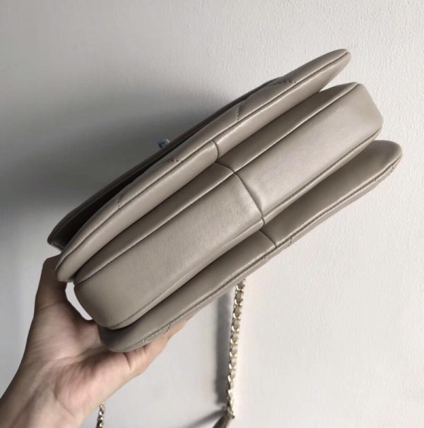 CL TOP HANDLE [Chanle602] CELINE CHANEL ACCESSORIES LOEWE SHOES LOUIS VUITTON DIRO YSL OTHER BRAND HANDBAGS BALENCIAGA BOTTEGA VENETA GOYARD HERMES BURBERRY VALENTINO GUCCI FENDI MIUMIU CHLOE PRADA BVLGARI SUITCASE NEW ARRIVAL 