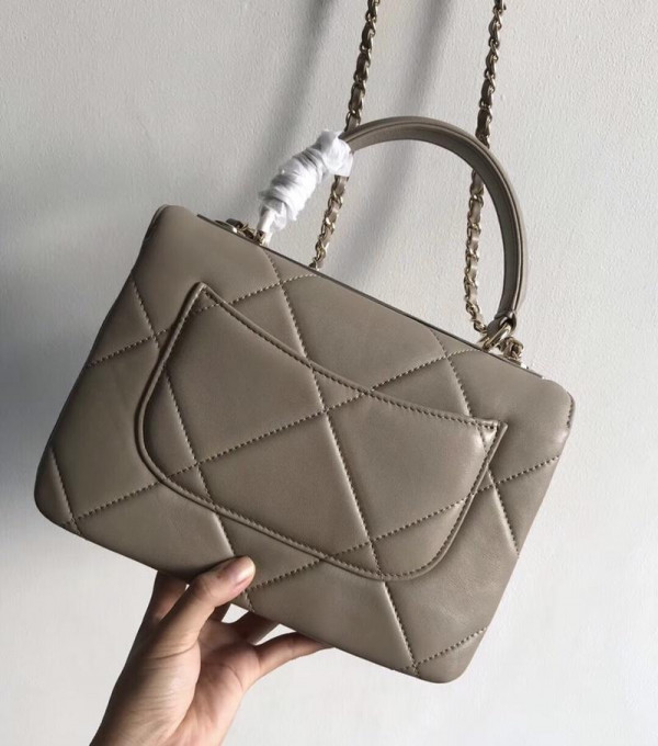 CL TOP HANDLE [Chanle602] CELINE CHANEL ACCESSORIES LOEWE SHOES LOUIS VUITTON DIRO YSL OTHER BRAND HANDBAGS BALENCIAGA BOTTEGA VENETA GOYARD HERMES BURBERRY VALENTINO GUCCI FENDI MIUMIU CHLOE PRADA BVLGARI SUITCASE NEW ARRIVAL 