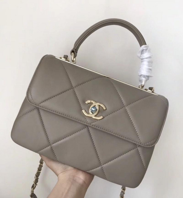 CL TOP HANDLE [Chanle602] CELINE CHANEL ACCESSORIES LOEWE SHOES LOUIS VUITTON DIRO YSL OTHER BRAND HANDBAGS BALENCIAGA BOTTEGA VENETA GOYARD HERMES BURBERRY VALENTINO GUCCI FENDI MIUMIU CHLOE PRADA BVLGARI SUITCASE NEW ARRIVAL 