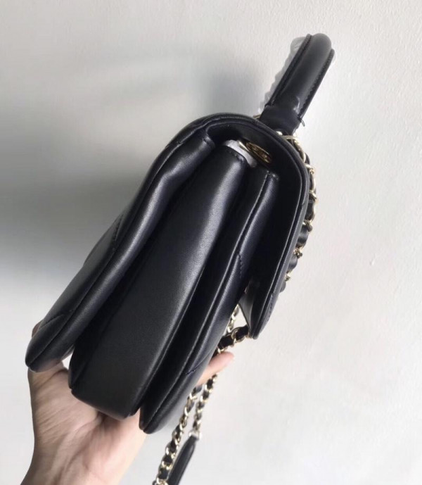 CL TOP HANDLE [Chanle600] CELINE CHANEL ACCESSORIES LOEWE SHOES LOUIS VUITTON DIRO YSL OTHER BRAND HANDBAGS BALENCIAGA BOTTEGA VENETA GOYARD HERMES BURBERRY VALENTINO GUCCI FENDI MIUMIU CHLOE PRADA BVLGARI SUITCASE NEW ARRIVAL 
