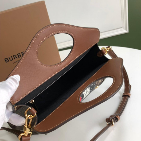 BURBERRY Medium Monogram Stripe E-canvas Pocket Bag [Burberry64] CELINE CHANEL ACCESSORIES LOEWE SHOES LOUIS VUITTON DIRO YSL OTHER BRAND HANDBAGS BALENCIAGA BOTTEGA VENETA GOYARD HERMES BURBERRY VALENTINO GUCCI FENDI MIUMIU CHLOE PRADA BVLGARI SUITCASE NEW ARRIVAL 