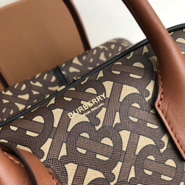 BURBERRY Small Monogram Stripe E-canvas Cube Bag [Burberry61] CELINE CHANEL ACCESSORIES LOEWE SHOES LOUIS VUITTON DIRO YSL OTHER BRAND HANDBAGS BALENCIAGA BOTTEGA VENETA GOYARD HERMES BURBERRY VALENTINO GUCCI FENDI MIUMIU CHLOE PRADA BVLGARI SUITCASE NEW ARRIVAL 