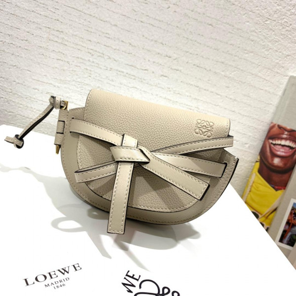 LOWEE GATE BAG-15*12.5*8cm [LOWEE59] CELINE CHANEL ACCESSORIES LOEWE SHOES LOUIS VUITTON DIRO YSL OTHER BRAND HANDBAGS BALENCIAGA BOTTEGA VENETA GOYARD HERMES BURBERRY VALENTINO GUCCI FENDI MIUMIU CHLOE PRADA BVLGARI SUITCASE NEW ARRIVAL 