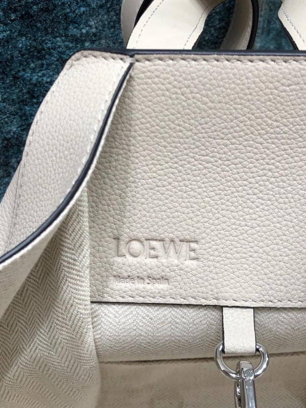 LOWEE HAMMOCK [LOWEE25] CELINE CHANEL ACCESSORIES LOEWE SHOES LOUIS VUITTON DIRO YSL OTHER BRAND HANDBAGS BALENCIAGA BOTTEGA VENETA GOYARD HERMES BURBERRY VALENTINO GUCCI FENDI MIUMIU CHLOE PRADA BVLGARI SUITCASE NEW ARRIVAL 
