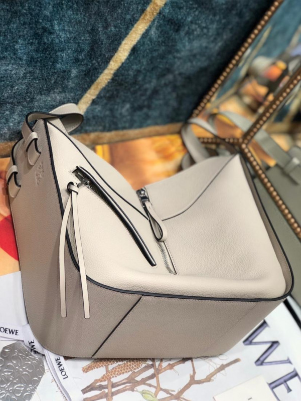 LOWEE HAMMOCK [LOWEE25] CELINE CHANEL ACCESSORIES LOEWE SHOES LOUIS VUITTON DIRO YSL OTHER BRAND HANDBAGS BALENCIAGA BOTTEGA VENETA GOYARD HERMES BURBERRY VALENTINO GUCCI FENDI MIUMIU CHLOE PRADA BVLGARI SUITCASE NEW ARRIVAL 