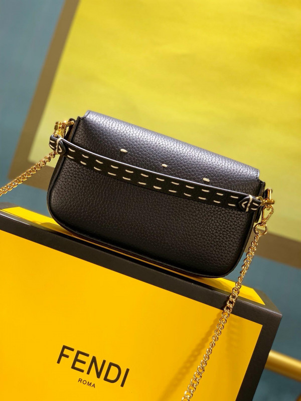 (image for) FENDI BAGUETTE