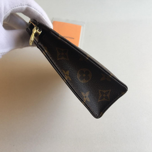LOUIS VUITTON TOILETRY POUCH 19 [Louis117] CELINE CHANEL ACCESSORIES LOEWE SHOES LOUIS VUITTON DIRO YSL OTHER BRAND HANDBAGS BALENCIAGA BOTTEGA VENETA GOYARD HERMES BURBERRY VALENTINO GUCCI FENDI MIUMIU CHLOE PRADA BVLGARI SUITCASE NEW ARRIVAL 