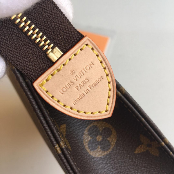 LOUIS VUITTON TOILETRY POUCH 19 [Louis117] CELINE CHANEL ACCESSORIES LOEWE SHOES LOUIS VUITTON DIRO YSL OTHER BRAND HANDBAGS BALENCIAGA BOTTEGA VENETA GOYARD HERMES BURBERRY VALENTINO GUCCI FENDI MIUMIU CHLOE PRADA BVLGARI SUITCASE NEW ARRIVAL 
