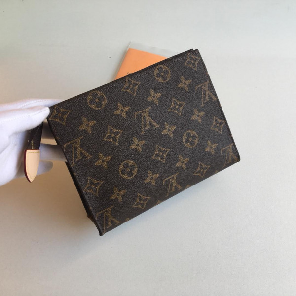 LOUIS VUITTON TOILETRY POUCH 19 [Louis117] CELINE CHANEL ACCESSORIES LOEWE SHOES LOUIS VUITTON DIRO YSL OTHER BRAND HANDBAGS BALENCIAGA BOTTEGA VENETA GOYARD HERMES BURBERRY VALENTINO GUCCI FENDI MIUMIU CHLOE PRADA BVLGARI SUITCASE NEW ARRIVAL 