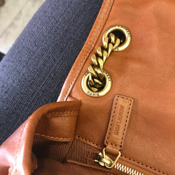 YSL NIKI MEDIUM [Y19031814] CELINE CHANEL ACCESSORIES LOEWE SHOES LOUIS VUITTON DIRO YSL OTHER BRAND HANDBAGS BALENCIAGA BOTTEGA VENETA GOYARD HERMES BURBERRY VALENTINO GUCCI FENDI MIUMIU CHLOE PRADA BVLGARI SUITCASE NEW ARRIVAL 
