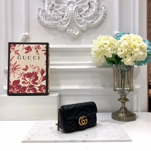 (image for) Gucci GG Marmont super mini bag
