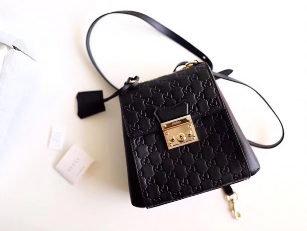 Gucci Padlock Signature backpack [BAG-498194-2] CELINE CHANEL ACCESSORIES LOEWE SHOES LOUIS VUITTON DIRO YSL OTHER BRAND HANDBAGS BALENCIAGA BOTTEGA VENETA GOYARD HERMES BURBERRY VALENTINO GUCCI FENDI MIUMIU CHLOE PRADA BVLGARI SUITCASE NEW ARRIVAL 