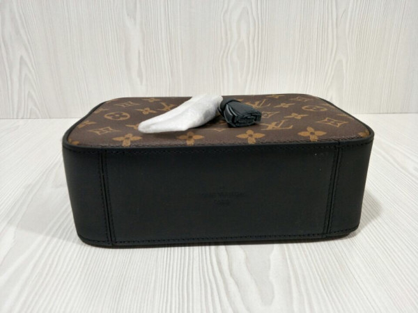 LOUIS VUITTON SAINTONGE [M43559] CELINE CHANEL ACCESSORIES LOEWE SHOES LOUIS VUITTON DIRO YSL OTHER BRAND HANDBAGS BALENCIAGA BOTTEGA VENETA GOYARD HERMES BURBERRY VALENTINO GUCCI FENDI MIUMIU CHLOE PRADA BVLGARI SUITCASE NEW ARRIVAL 