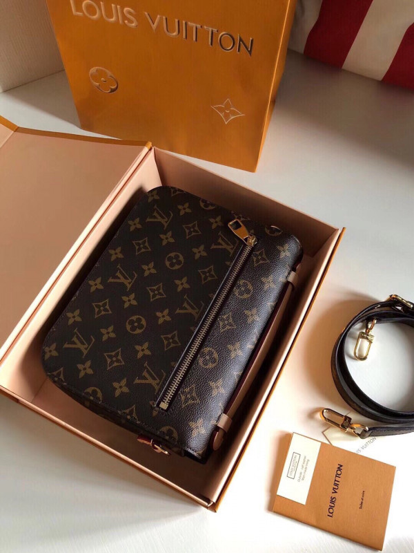 Louis Vuitton M40780 Monogram Pochette Metis Messenger [M40780] CELINE CHANEL ACCESSORIES LOEWE SHOES LOUIS VUITTON DIRO YSL OTHER BRAND HANDBAGS BALENCIAGA BOTTEGA VENETA GOYARD HERMES BURBERRY VALENTINO GUCCI FENDI MIUMIU CHLOE PRADA BVLGARI SUITCASE NEW ARRIVAL 