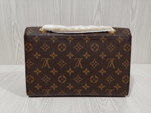 Louis Vuitton VICTOIRE [M41730] CELINE CHANEL ACCESSORIES LOEWE SHOES LOUIS VUITTON DIRO YSL OTHER BRAND HANDBAGS BALENCIAGA BOTTEGA VENETA GOYARD HERMES BURBERRY VALENTINO GUCCI FENDI MIUMIU CHLOE PRADA BVLGARI SUITCASE NEW ARRIVAL 