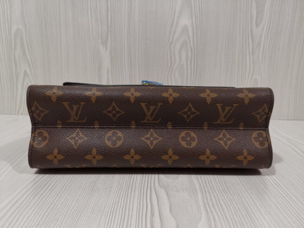 Louis Vuitton VICTOIRE [M41730] CELINE CHANEL ACCESSORIES LOEWE SHOES LOUIS VUITTON DIRO YSL OTHER BRAND HANDBAGS BALENCIAGA BOTTEGA VENETA GOYARD HERMES BURBERRY VALENTINO GUCCI FENDI MIUMIU CHLOE PRADA BVLGARI SUITCASE NEW ARRIVAL 