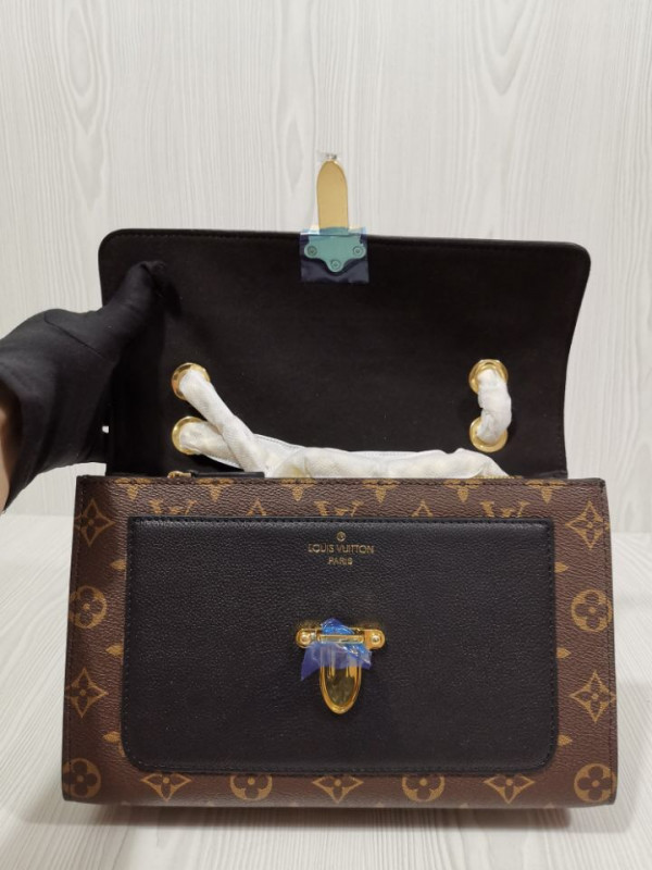 Louis Vuitton VICTOIRE [M41730] CELINE CHANEL ACCESSORIES LOEWE SHOES LOUIS VUITTON DIRO YSL OTHER BRAND HANDBAGS BALENCIAGA BOTTEGA VENETA GOYARD HERMES BURBERRY VALENTINO GUCCI FENDI MIUMIU CHLOE PRADA BVLGARI SUITCASE NEW ARRIVAL 