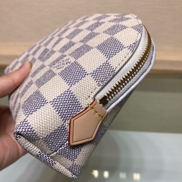 LOUIS VUITTON COSMETIC POUCH GM [BAG-4183] CELINE CHANEL ACCESSORIES LOEWE SHOES LOUIS VUITTON DIRO YSL OTHER BRAND HANDBAGS BALENCIAGA BOTTEGA VENETA GOYARD HERMES BURBERRY VALENTINO GUCCI FENDI MIUMIU CHLOE PRADA BVLGARI SUITCASE NEW ARRIVAL 