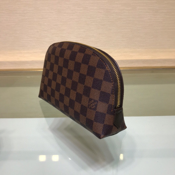 LOUIS VUITTON COSMETIC POUCH GM [BAG-4182] CELINE CHANEL ACCESSORIES LOEWE SHOES LOUIS VUITTON DIRO YSL OTHER BRAND HANDBAGS BALENCIAGA BOTTEGA VENETA GOYARD HERMES BURBERRY VALENTINO GUCCI FENDI MIUMIU CHLOE PRADA BVLGARI SUITCASE NEW ARRIVAL 