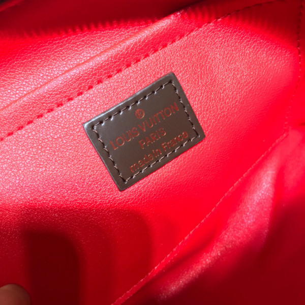 LOUIS VUITTON COSMETIC POUCH GM [BAG-4182] CELINE CHANEL ACCESSORIES LOEWE SHOES LOUIS VUITTON DIRO YSL OTHER BRAND HANDBAGS BALENCIAGA BOTTEGA VENETA GOYARD HERMES BURBERRY VALENTINO GUCCI FENDI MIUMIU CHLOE PRADA BVLGARI SUITCASE NEW ARRIVAL 