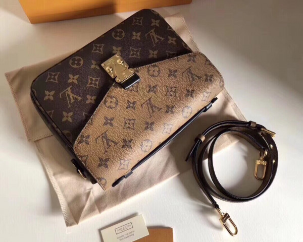 Louis Vuitton POCHETTE METIS [M41465] CELINE CHANEL ACCESSORIES LOEWE SHOES LOUIS VUITTON DIRO YSL OTHER BRAND HANDBAGS BALENCIAGA BOTTEGA VENETA GOYARD HERMES BURBERRY VALENTINO GUCCI FENDI MIUMIU CHLOE PRADA BVLGARI SUITCASE NEW ARRIVAL 