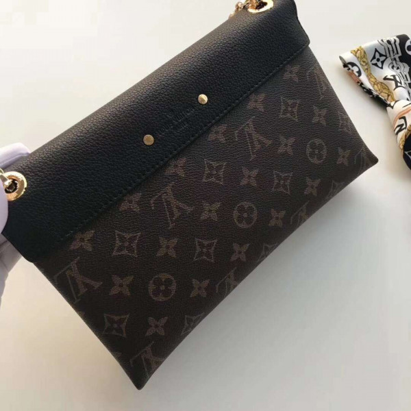 Louis Vuitton PALLAS CHAIN [BAG-4147] CELINE CHANEL ACCESSORIES LOEWE SHOES LOUIS VUITTON DIRO YSL OTHER BRAND HANDBAGS BALENCIAGA BOTTEGA VENETA GOYARD HERMES BURBERRY VALENTINO GUCCI FENDI MIUMIU CHLOE PRADA BVLGARI SUITCASE NEW ARRIVAL 
