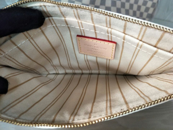 Louis Vuitton Neverfull MM [N41361] CELINE CHANEL ACCESSORIES LOEWE SHOES LOUIS VUITTON DIRO YSL OTHER BRAND HANDBAGS BALENCIAGA BOTTEGA VENETA GOYARD HERMES BURBERRY VALENTINO GUCCI FENDI MIUMIU CHLOE PRADA BVLGARI SUITCASE NEW ARRIVAL 